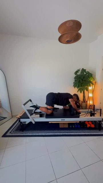 Most people don’t lack strength. They skip the build.
They jump to the full sequence… Before owning the base.
And that’s where things start to break down.
Not because the movement is “too hard”. But because it was never built step by step
You don’t need more exercises
You need better progression
If you’re layering movements, check this:
1. Can you hold the base without shifting?
2. Can you move one limb without losing alignment?
3. Can you control the range you’re using?
4. Can you keep your breath steady throughout?
5. Can you stop at any point—not just finish the rep?
If not… You’re adding layers too early
Build it properly
And everything else starts to feel lighter
Stronger
More connected
⸻—————————————————————————————
bird dog progression, core stability, hip control, glute activation, spinal stability, pilates strength, movement quality, functional training, back pain prevention
.
.
.
.
.
#therealmethod #reformerpilates #movementquality #corestability #gluteactivation